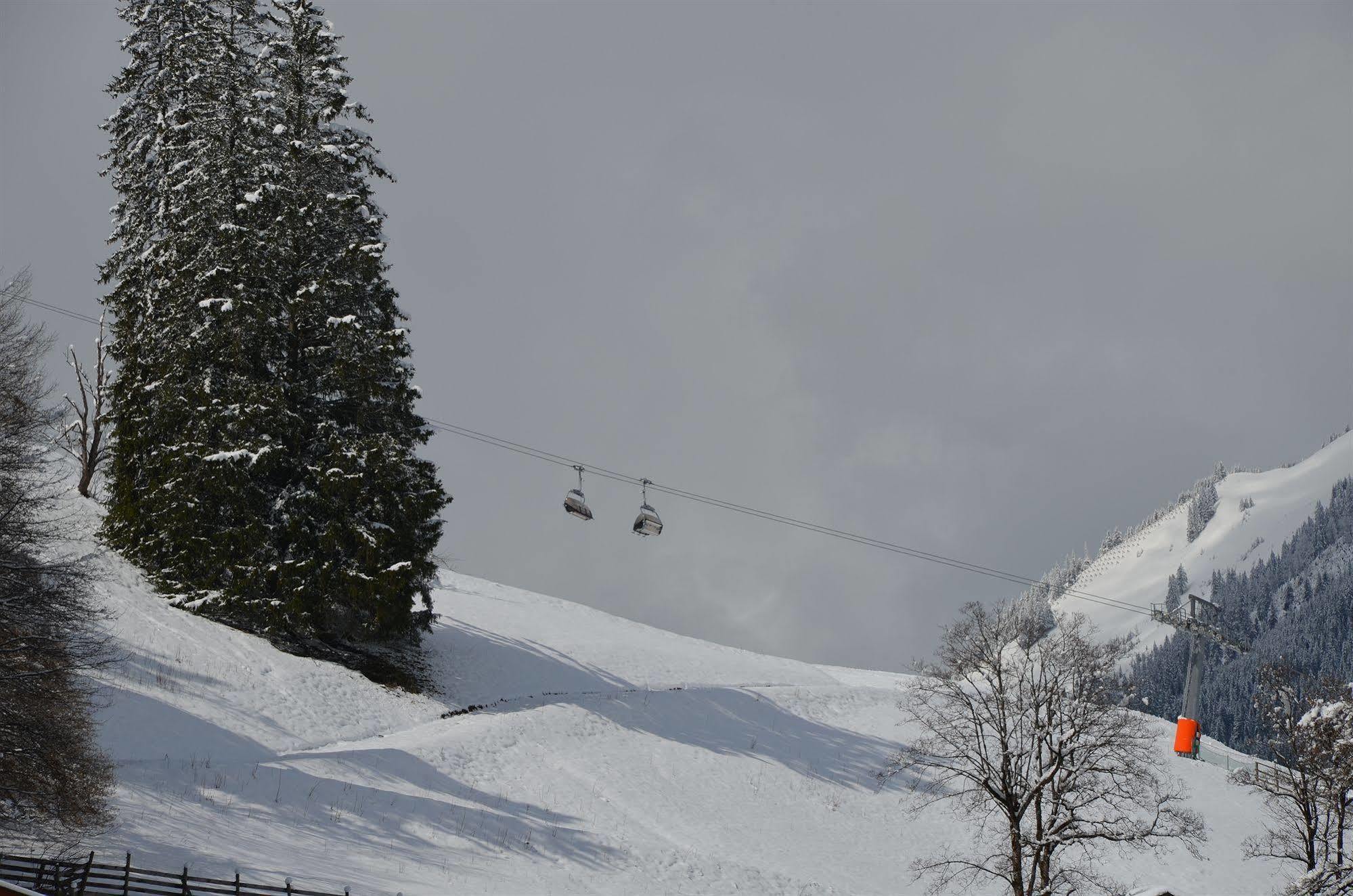 Sporthotel Zugspitze Lermoos Esterno foto