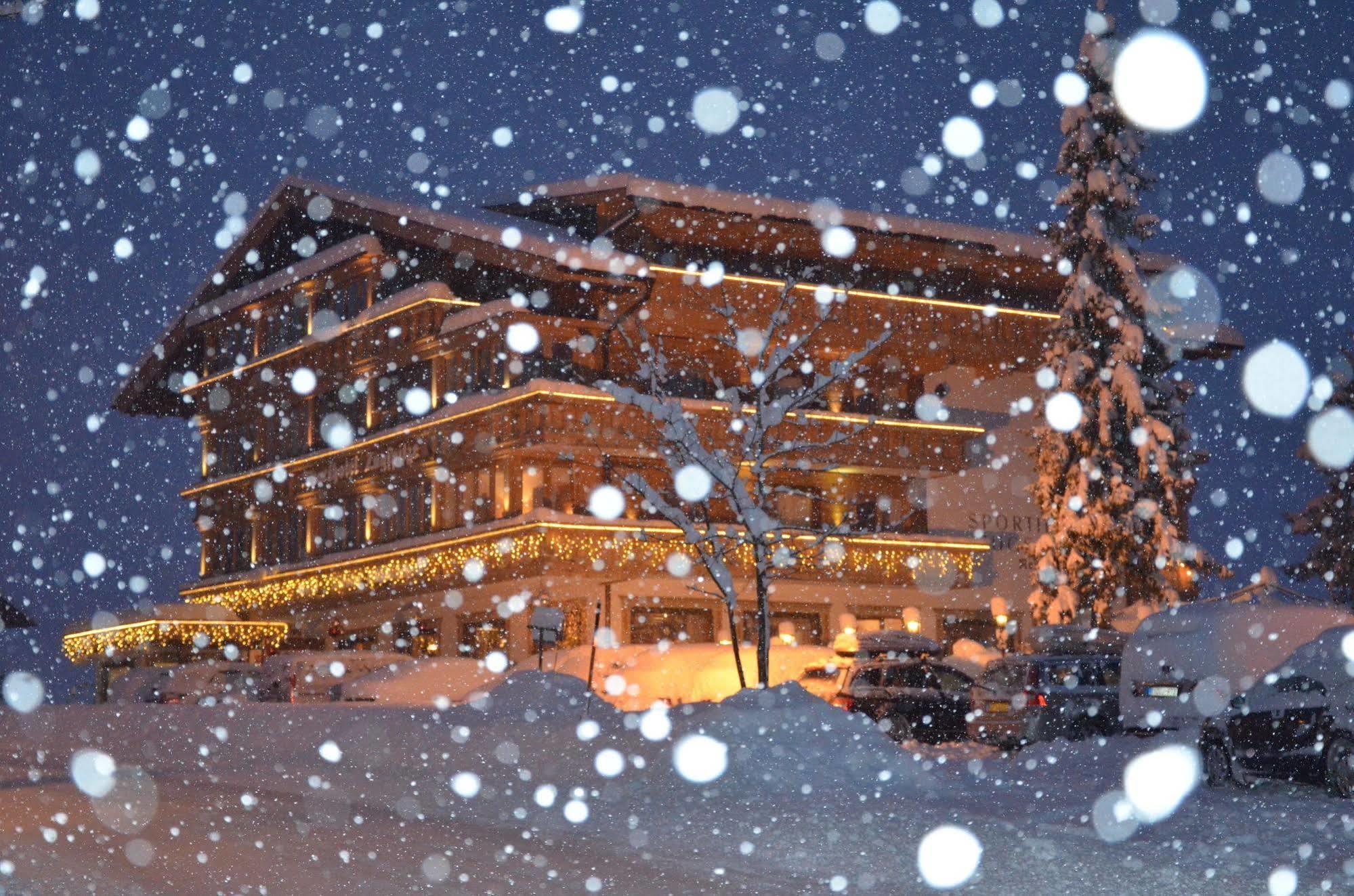 Sporthotel Zugspitze Lermoos Esterno foto